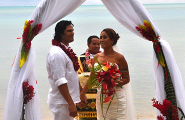 Romantic Samoa Sunset Wedding From $2,062pp: 🌴Destination Weddings